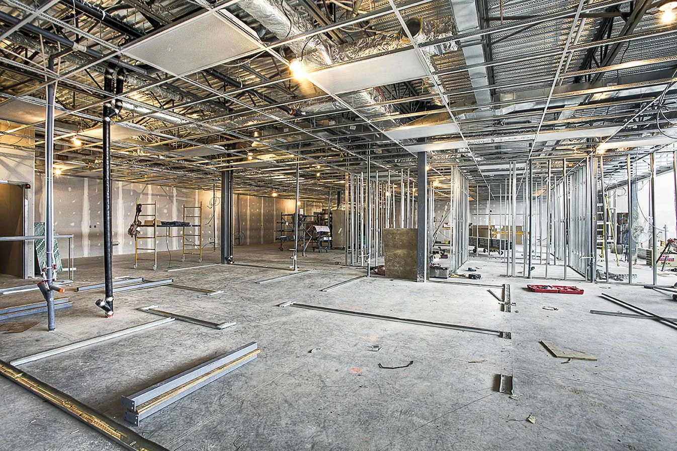 Professional office fit-out with modern workspaces in Dubai
