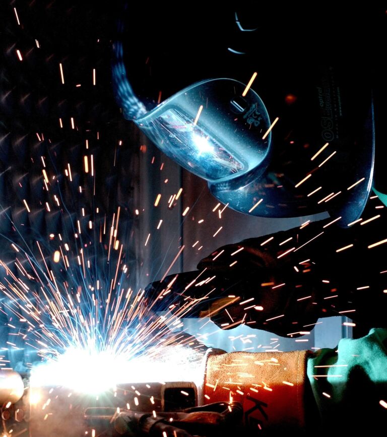 welder-detail-img2-ODg2Y0dlemlTdGM4U1h0SVFLMXpPRStmM3IwV2FvZXVaejRIdWI0UTFKbz0=